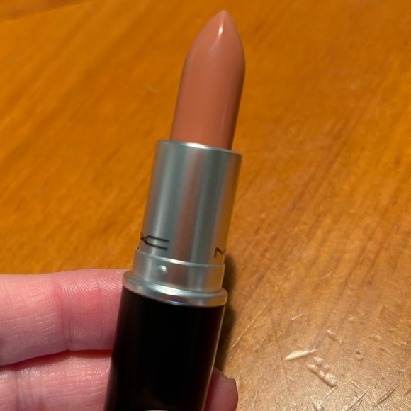 MAC Yash Lipstick Discontinued - Picture 8 of 16